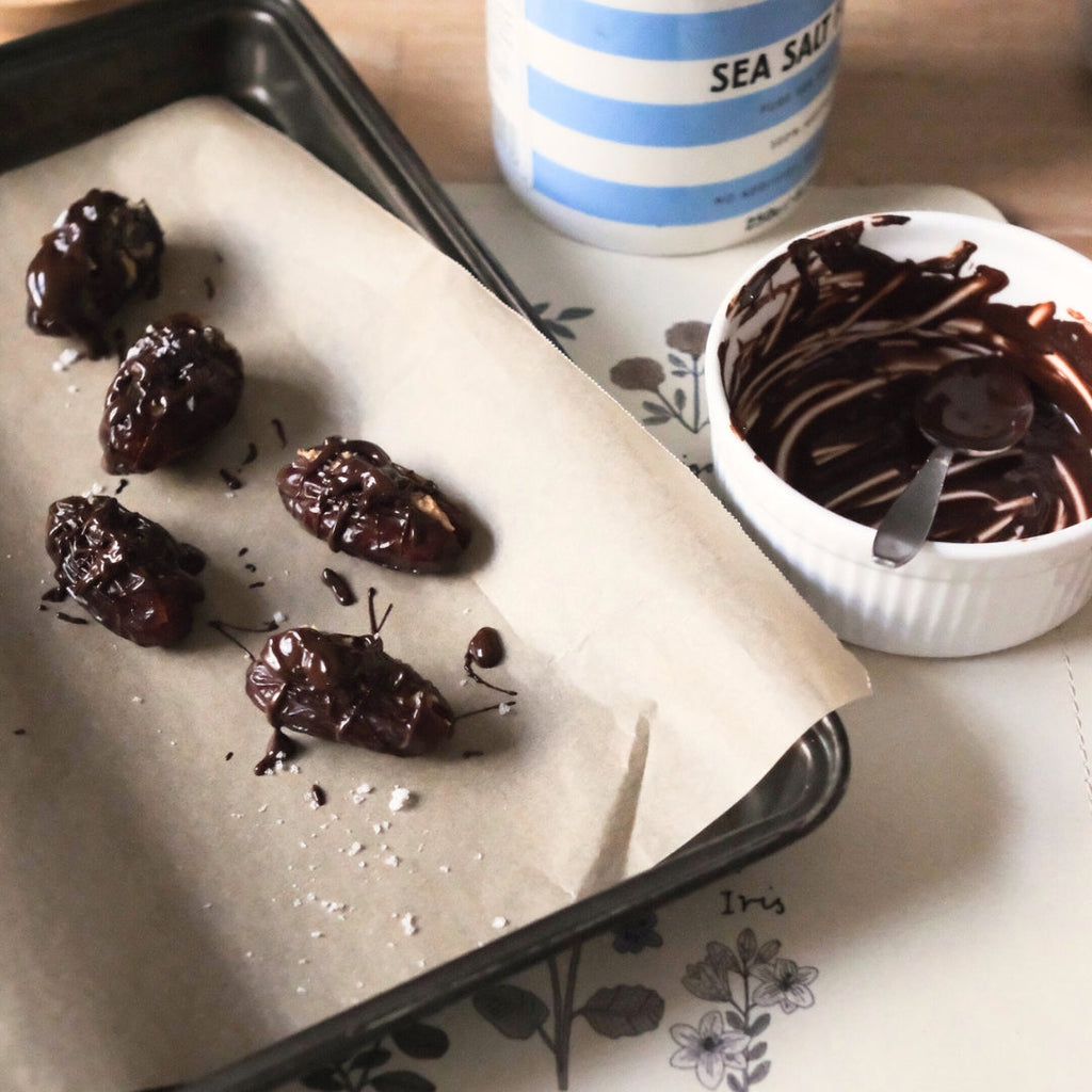 Dates + Peanut Butter + Dark Choc = Snickers. Really!