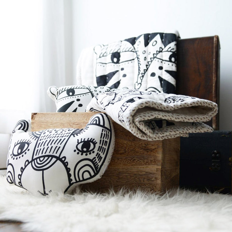 Organic throw pillows hotsell